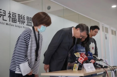 Hai bảo mẫu Đài Loan tra tấn bé trai 1 tuổi đến chết gây phẫn nộ
