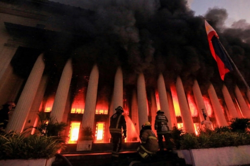 Hỏa hoạn thiêu rụi bưu điện lịch sử ở Philippines

