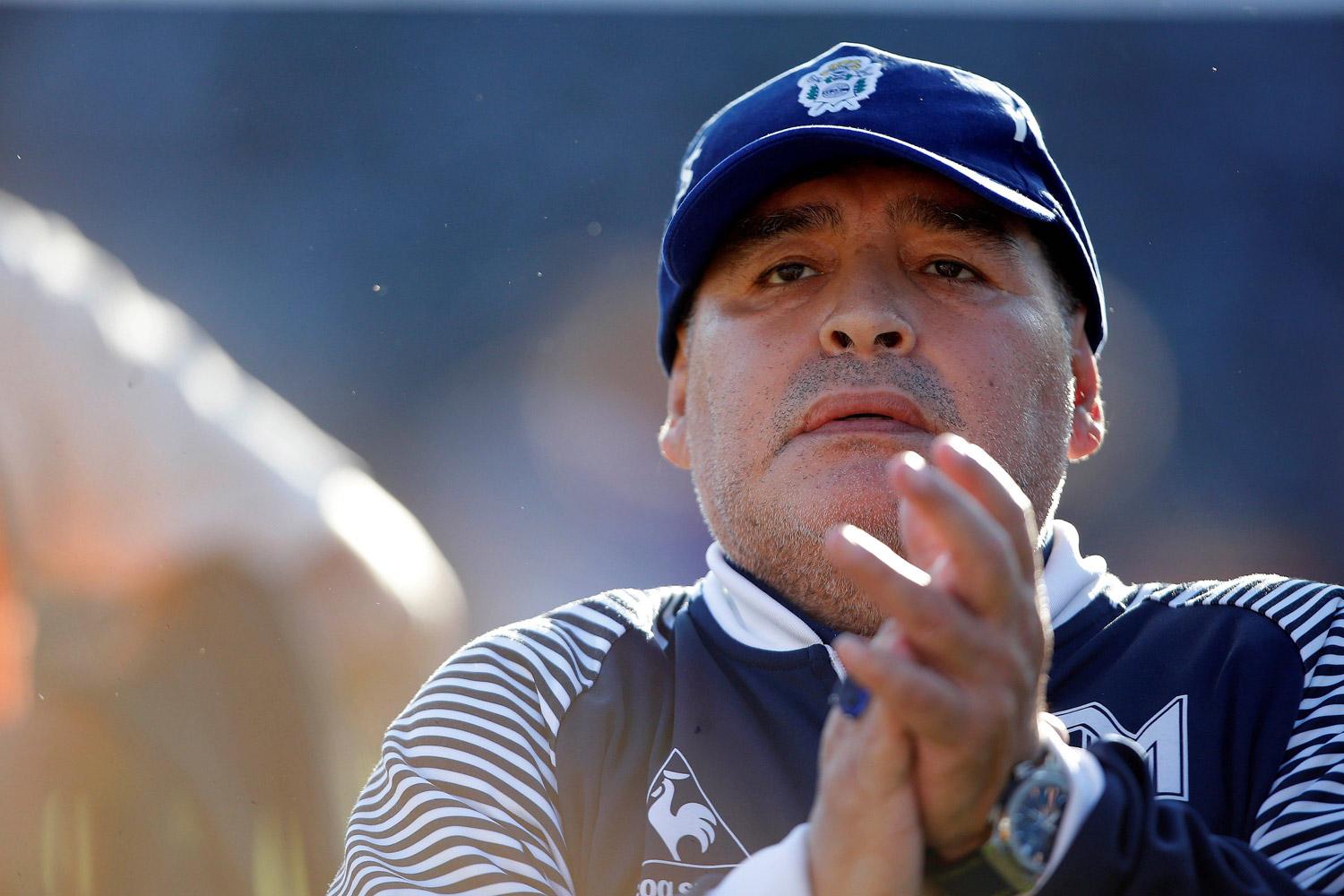 Cái chết của Diego Maradona: 8 nhân viên y tế bị buộc tội mưu sát
