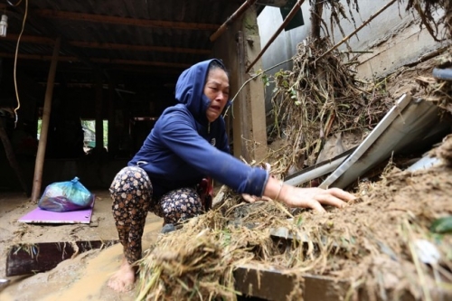Lũ quét tàn phá Kỳ Sơn (Nghệ An): Thắt lòng cảnh mất con, mất nhà
