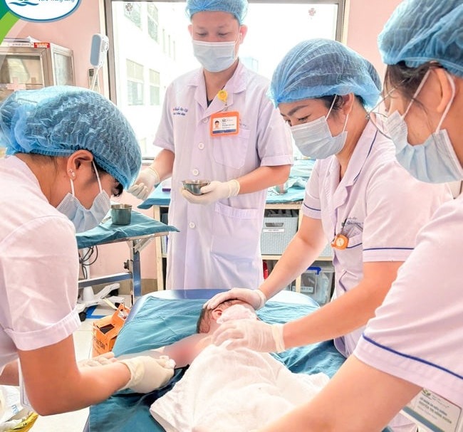 Tai nạn khi ăn lẩu, nhiều người phải nhập viện
