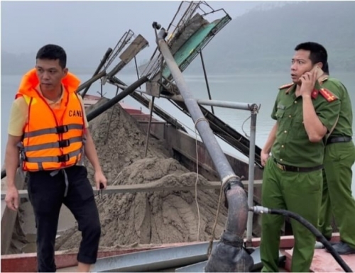 Nghệ An: Cảnh báo tình trạng khai thác cát “lậu”, thất thoát thuế nhà nước
