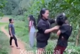 Xôn xao clip nhóm nữ sinh hành hung 2 em nhỏ, bắt quỳ gối